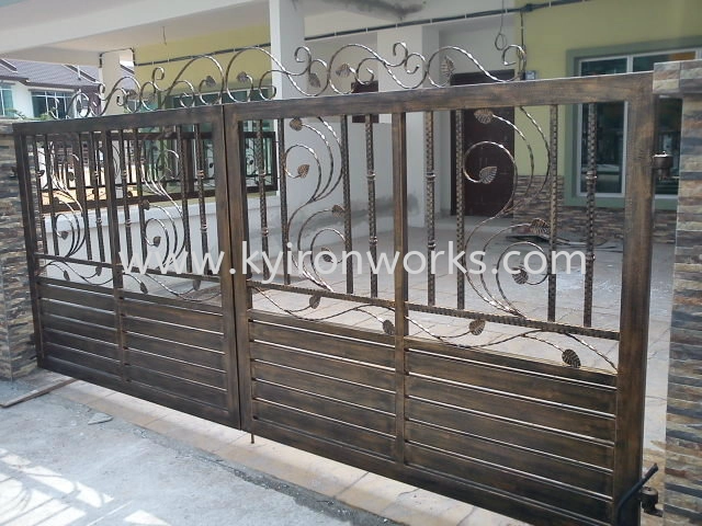 Mild Steel Main Gate with Wrought iron Flowers (Folding/Swing)