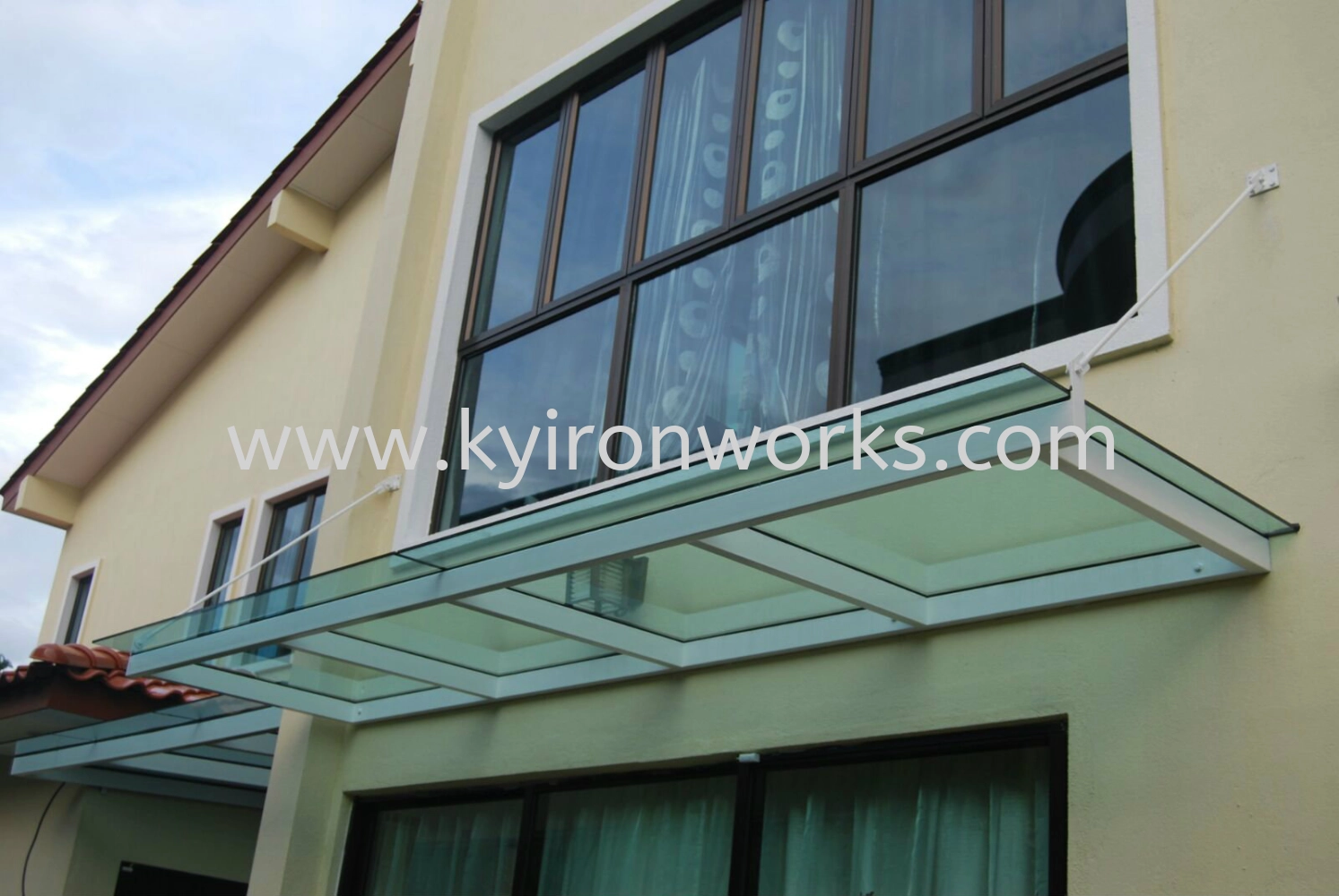 Mild Steel Laminate Glass(10mm) Awning-Frame Ms 2x4(1.9)Hollow,Bean Ms 1 Inchi Round Hollow