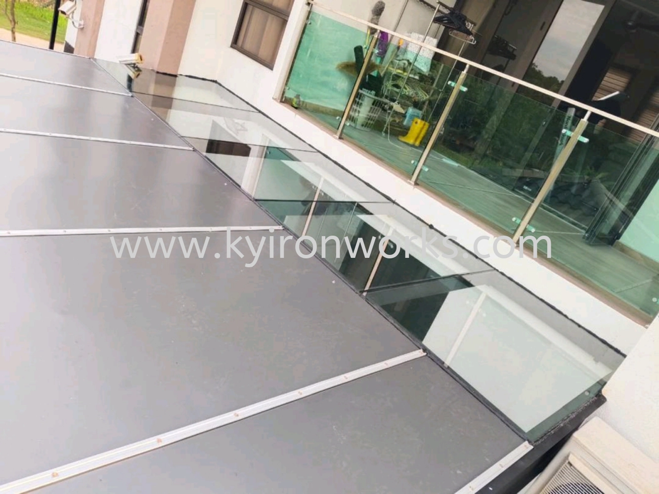 Mild Steel Aluminium Ceiling Strip Awning 