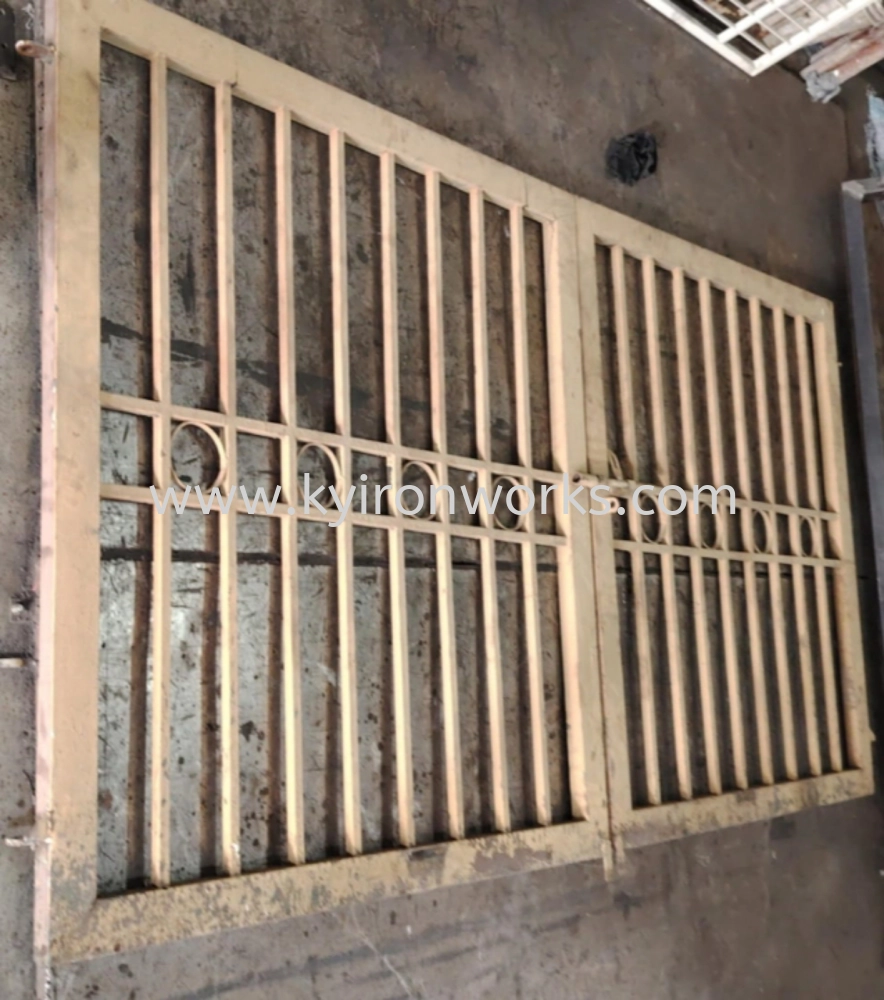 Mild Steel Swing 2nd hand gate -9feet X 5feet