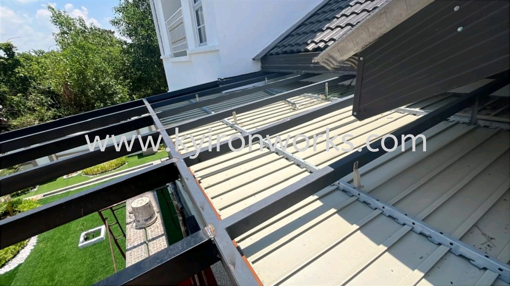 Mild Steel Aluminium Strip Ceiling Awning