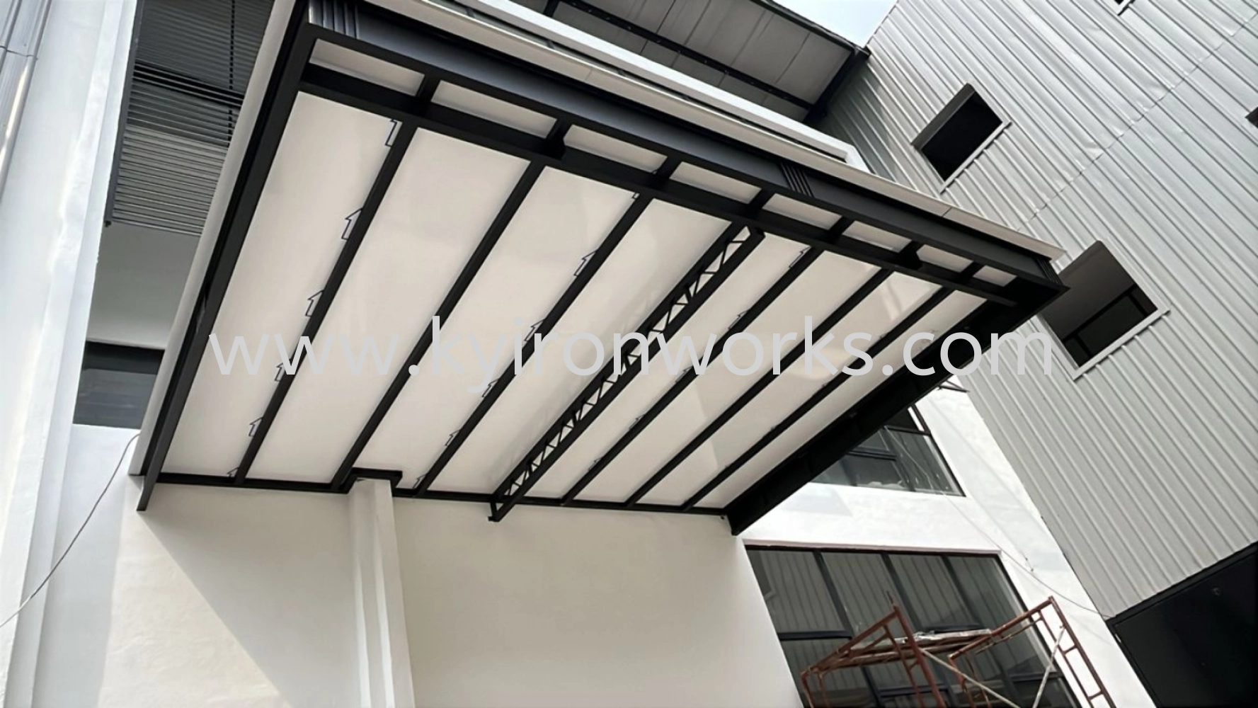 Mild Steel Aluminium Strip Ceiling Awning
