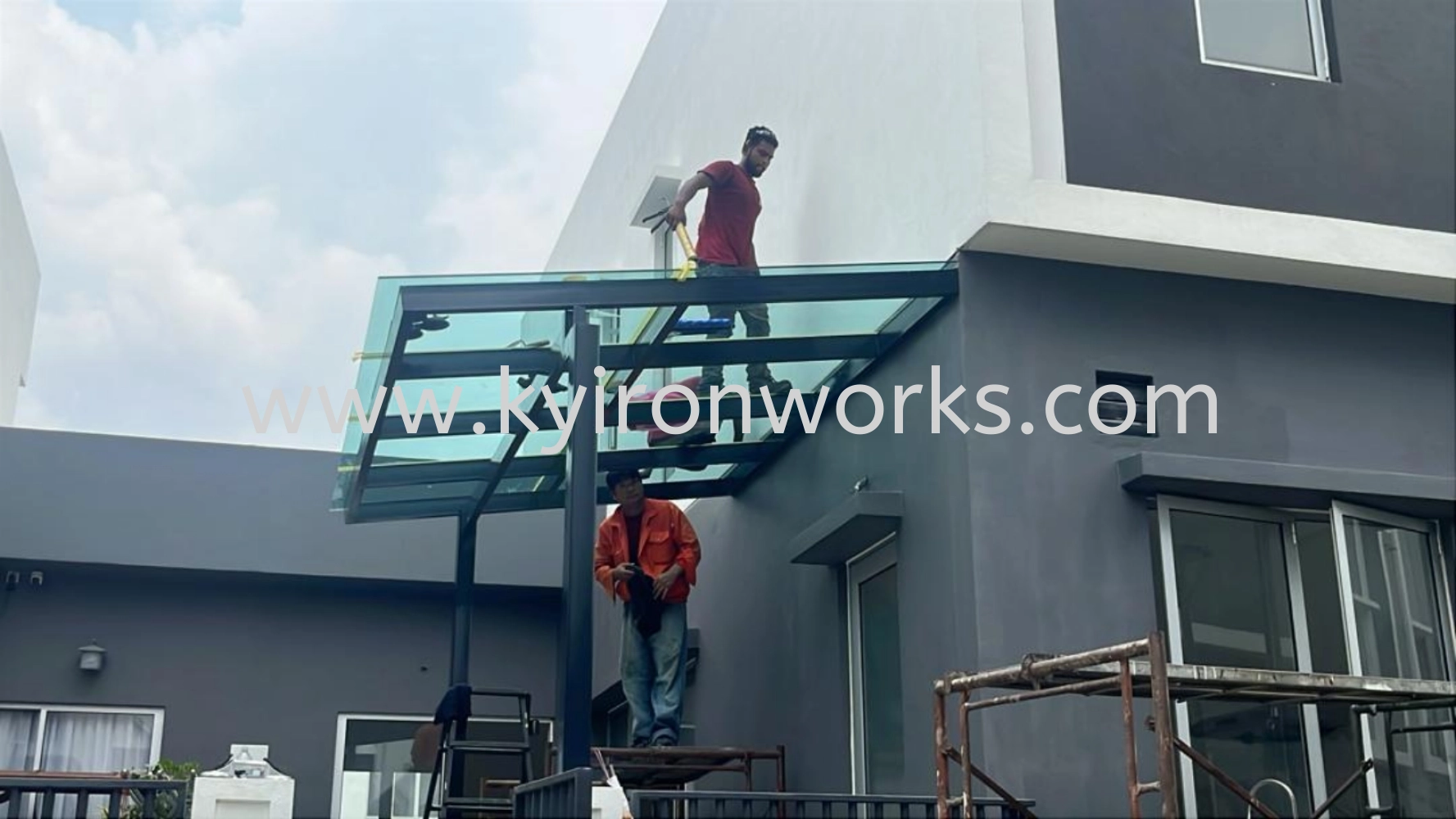 Mild Steel Laminate Glass(10mm) Roof Awning -Frame Ms 2x4(1.9)Hollow ,Bean IBean ,Pillar Ms 4x4(1.9)Hollow