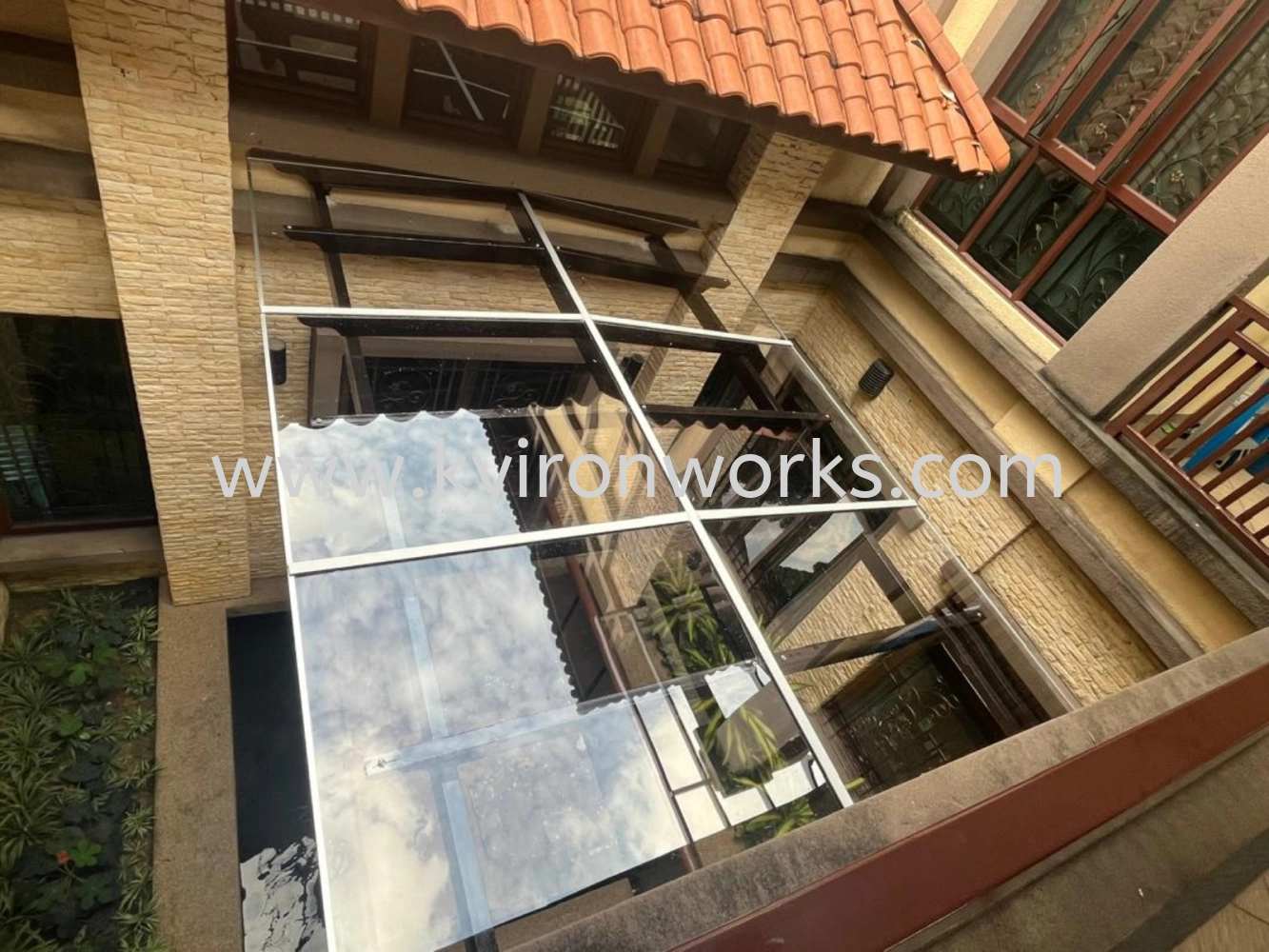  Mild Steel Polycarbonate Clear Colour(3mm-Solid)Pergola Roof Awning -Frame Ms 1 1/2x3(1.6) or Ms 2x4(1.6) Hollow ,Bean Ms 2x5(1.9)Hollow, Pillar Ms 2 inchi Round steel